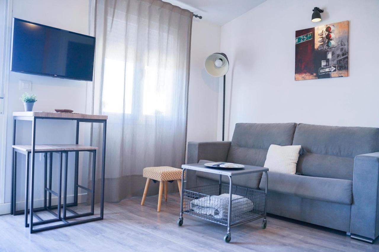 Apartamentos Suites Cariatide Plasencia Eksteriør bilde