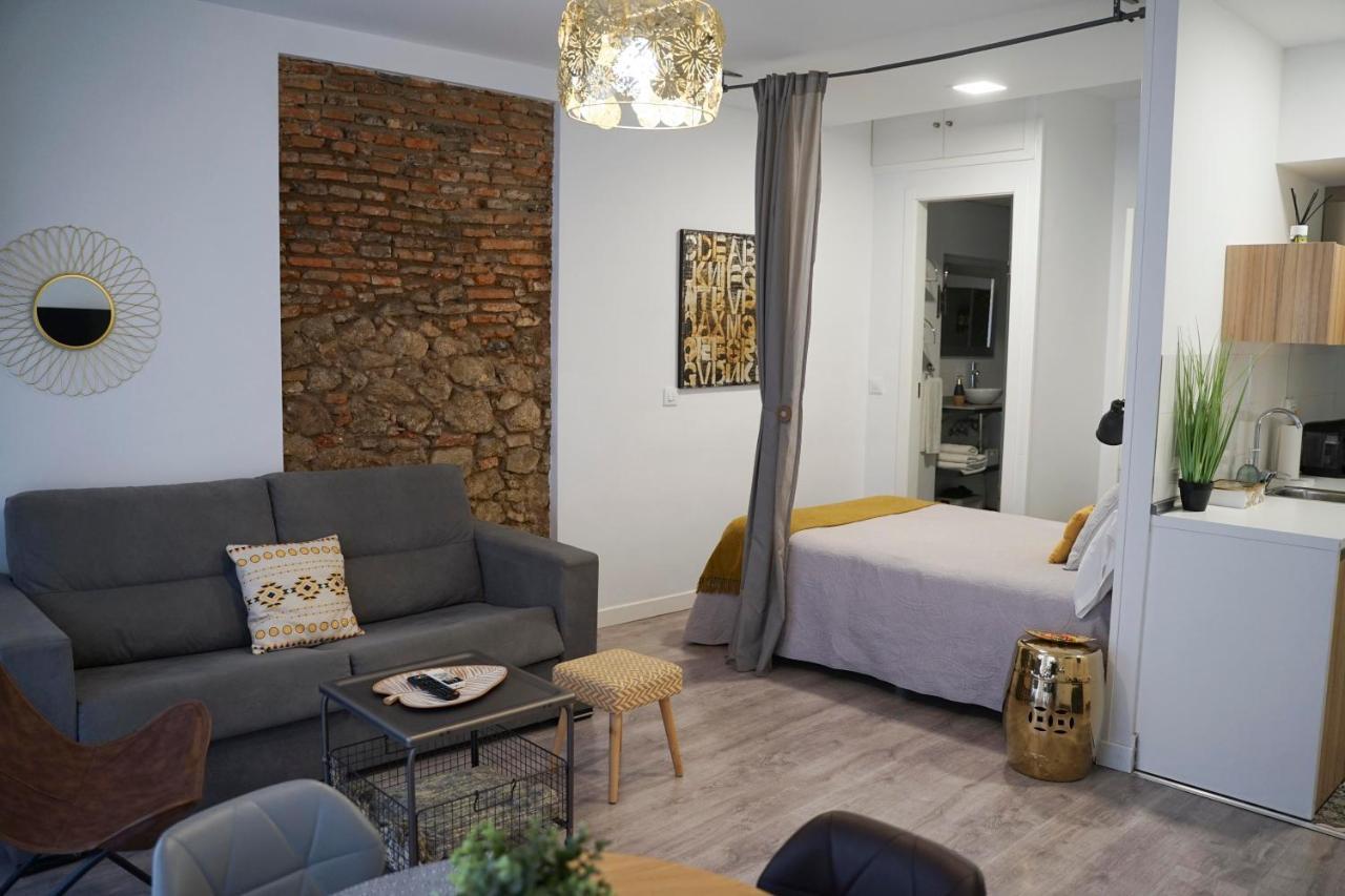 Apartamentos Suites Cariatide Plasencia Eksteriør bilde
