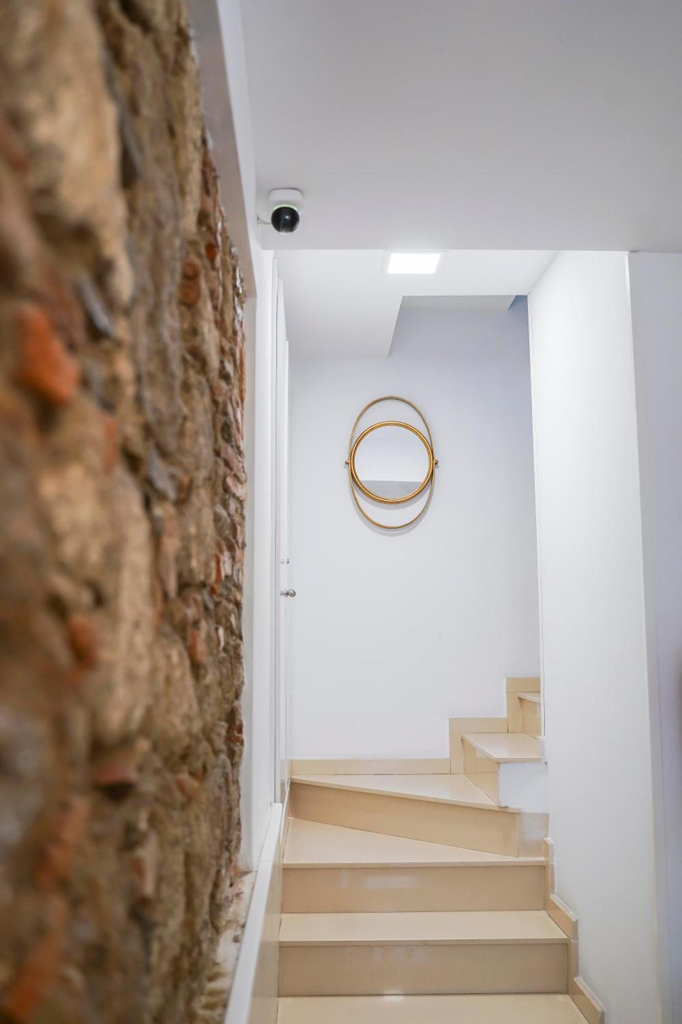 Apartamentos Suites Cariatide Plasencia Eksteriør bilde