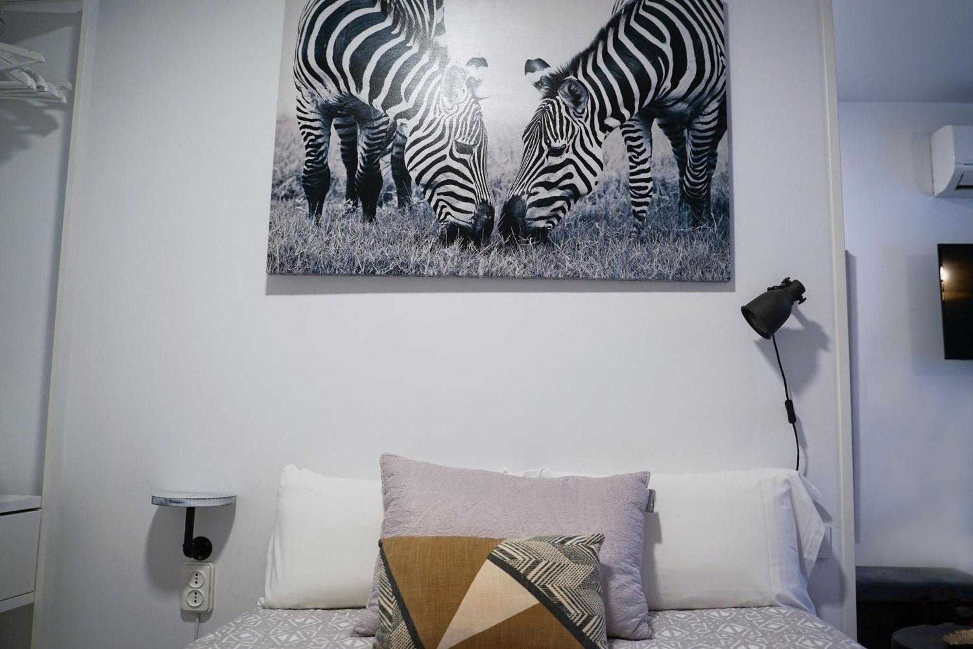 Apartamentos Suites Cariatide Plasencia Eksteriør bilde