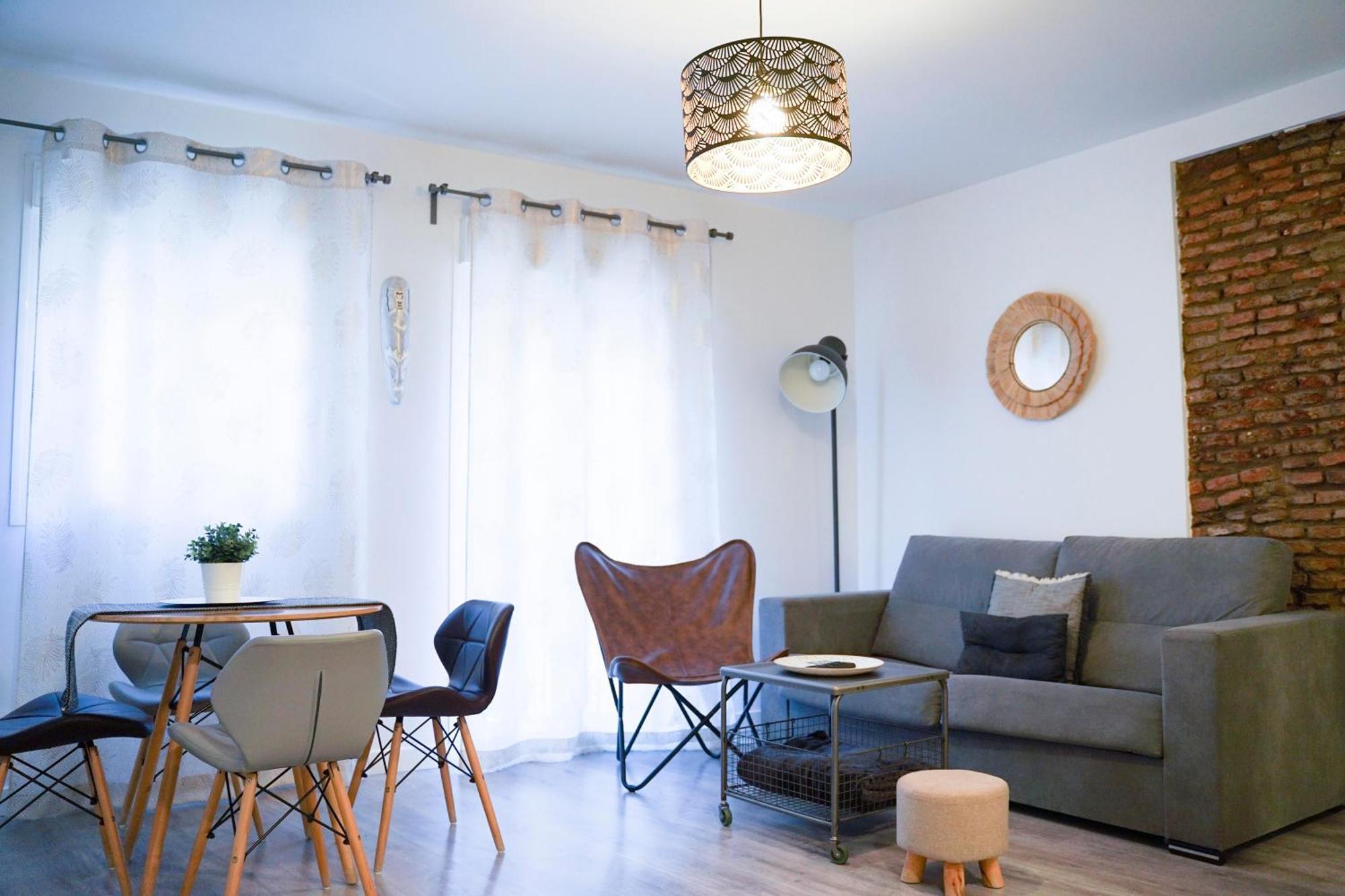 Apartamentos Suites Cariatide Plasencia Eksteriør bilde