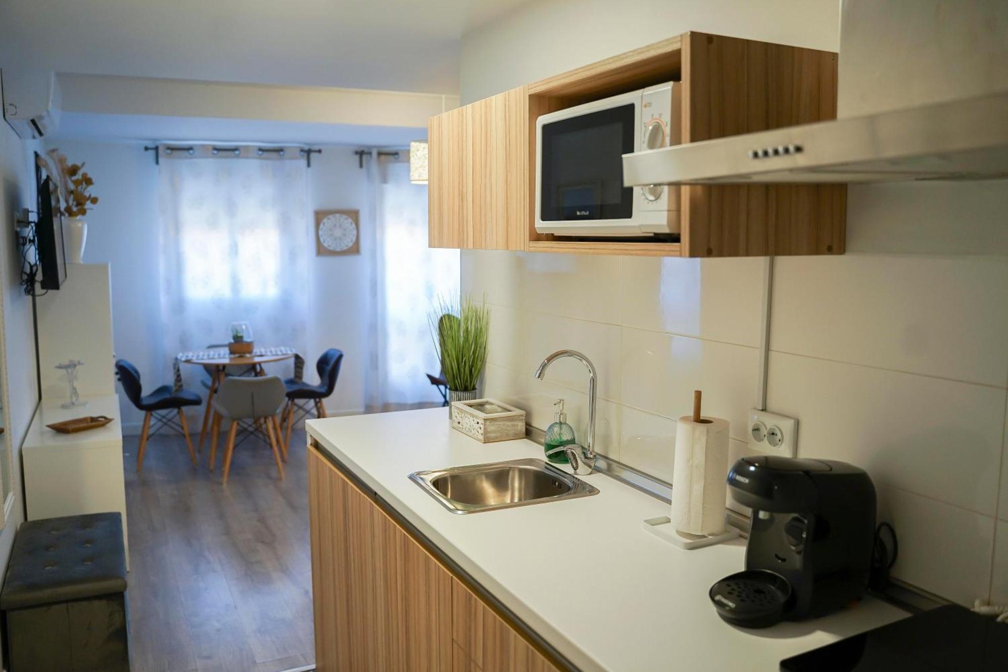 Apartamentos Suites Cariatide Plasencia Eksteriør bilde