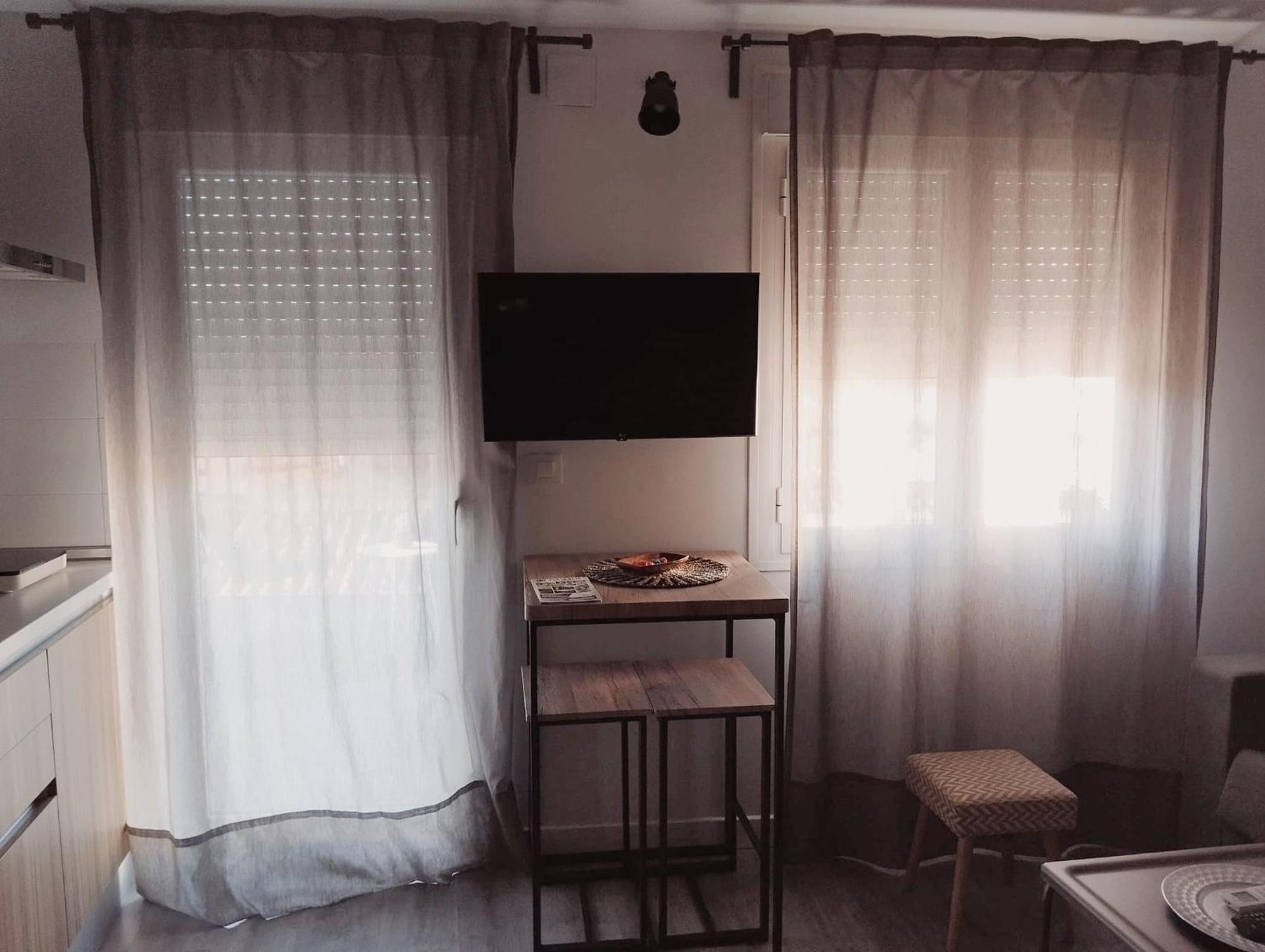 Apartamentos Suites Cariatide Plasencia Eksteriør bilde
