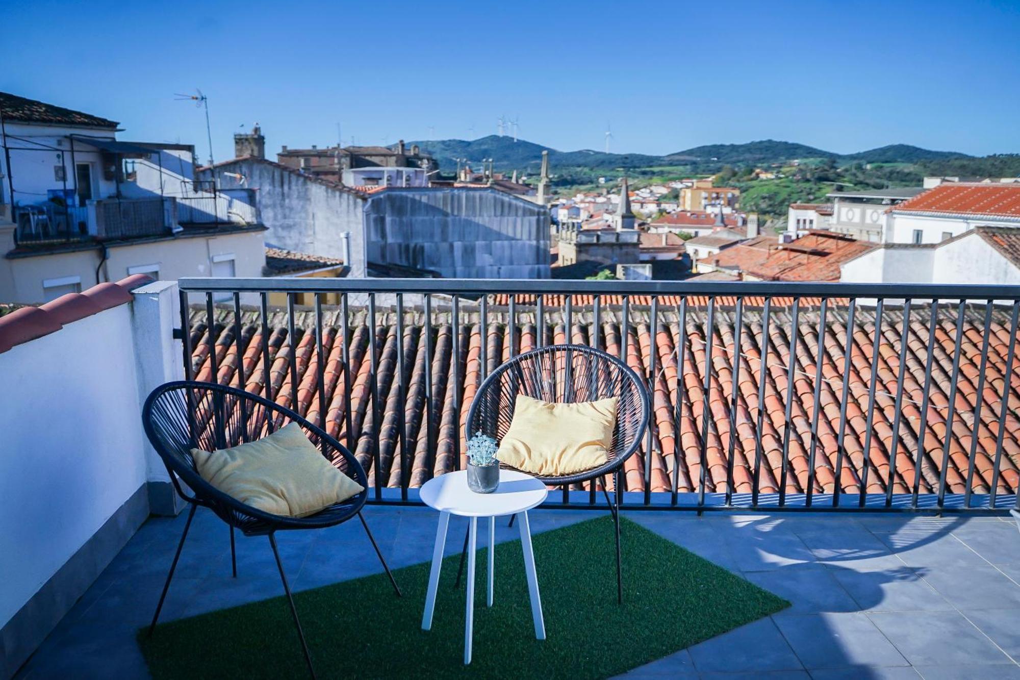 Apartamentos Suites Cariatide Plasencia Eksteriør bilde