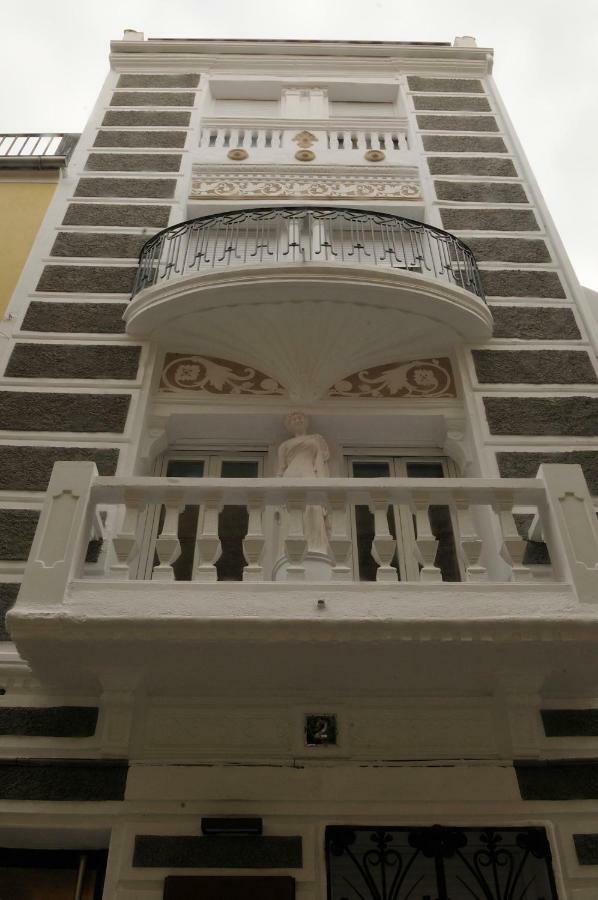 Apartamentos Suites Cariatide Plasencia Eksteriør bilde